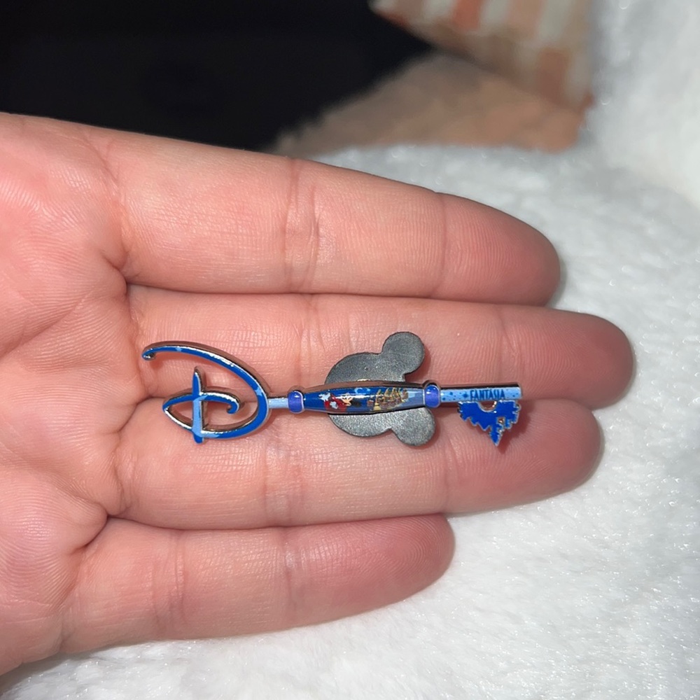 ✨Disney Key to Imagination Fantasia’s 80th Anniv. Sorcerer Mickey Pin
